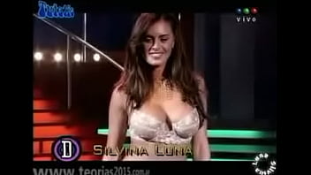 Silvina Luna sexy en tv