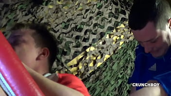 Salope adore se faire baiser sur un sling