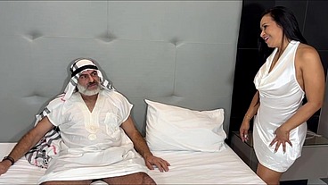 MORENA ESTONTEANTE SEDUZ SHEIK DOTADO POR DINHEIRO * SAFADA LEVOU MUITA PICA NA BUCETINHA