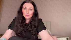 Miss FFW berates Idiot clown