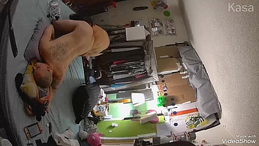 Thick sexy gf fucks ass with strap-on
