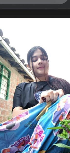 Sexy Girl Streams and Touches Herself for Fans