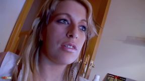 Tigra: Quick Little Interview in French with the Beautiful Blonde MILF Tigra