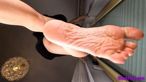 Meredith Hard Stomping - Foot Humiliation - HD MP4