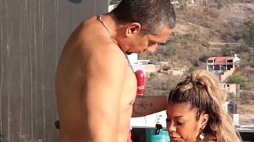 Sharonpielmorena - una mesera muy hot