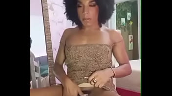 &eacute_ de baixo da saia que vou