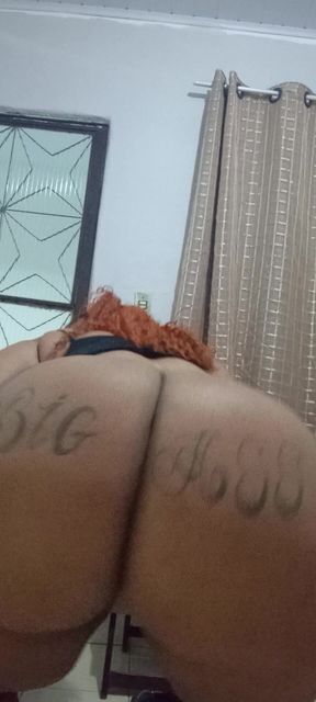 BBW Wiggling Big Ass
