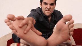 I piedi di Victor dopo una camminata – Victor’s soles after a walk ( POV MALE ) ( WMV - MOBILE VERSION )