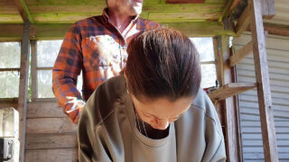 クソ売女のケツが激しく刺激されて、ワイルドなアヘ顔になる