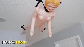 BANGBROS - Cubbi Thompson & Katalina Kyle Sneak In For A Christmas Threesome With Johnny