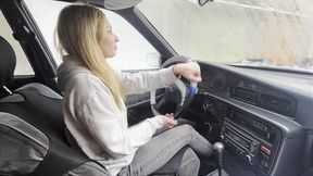 Milana revs, drives and overheats the Toyota Carina