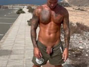 💦HOT MUSCULAR PISS in The STREET💦