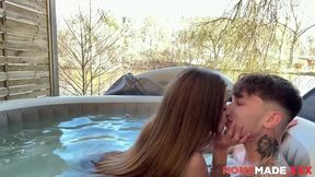 HomemadeXXX - Wet Olivia Sparkle Dicked in Outdoor Jacuzzi Tub in Weekend Cottage