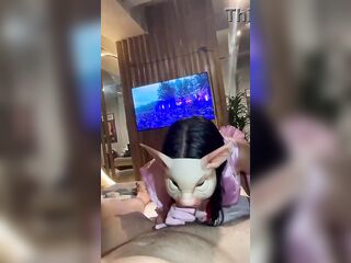 Blue eyes Lalin girl likes having knob in her throat