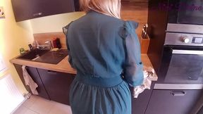 Generous Girl Pulled Aside Her Big Panties to Get Fucked in the Kitchen!