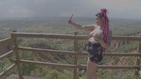 A FAMOUS ONLYf MODEL IS SURPRISED BY AN ATHLETE 4k