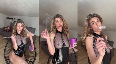 Sbrilli666 smokes natural boobs smoking girl