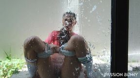 Desperation Pee on the Glass Door - Huge Pissing