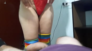 Encontre a mi hermanastra vestida de brujita sexy y me la culie bien sabroso