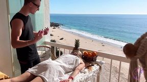 Professional Massager Delivers Great Service in Public - Spirit Moon