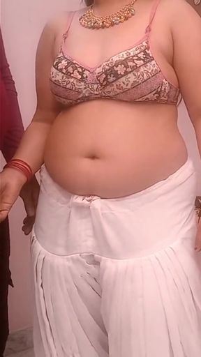 Desi Aunty Takes off Her White Salwar and Her Hard