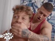 TWINKPOP - Muscular Yoga Instructor Clark Delgaty Can't Hold Himself With Felix Fox In His Class