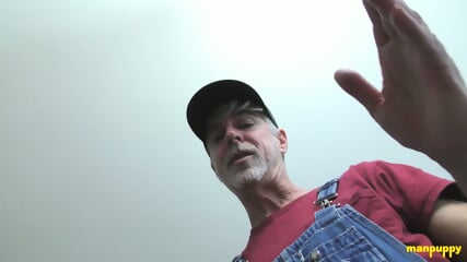 ManPuppy: Richard Lennox Squashes Small Squatter in Huge Mishap