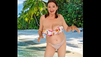 Floral Bikini Fun: Busty Granny MariaOld&#039_s Beach Moves