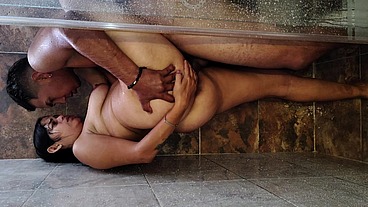 cheating slut wife sucking and fucking under the shower with the bull in the motel