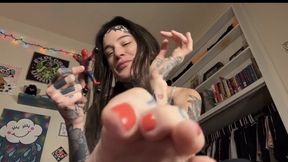 giantess eats tiny spy vore