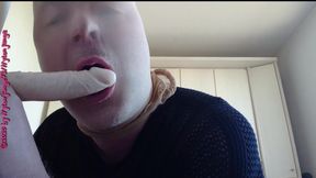 Nylonface Blows a Fat Dildo