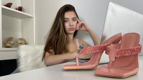 How the giantess relieved a stressful day... - Paulinha - Giant Brazilian Women