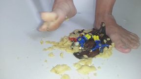 CRUSHING Tinies And Bananas