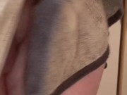Je joue avec mes sextoys sous la douche, et j'éjacule deux fois