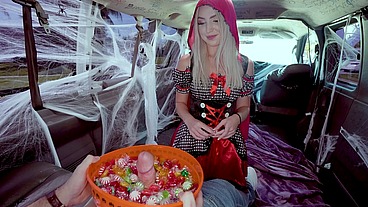 Little Red Riding Hoe