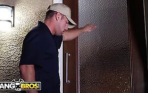 BANGBROS - Audrey Bitoni Secretly Fucking The Mover Behind Boyfriend's Back