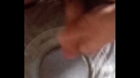 Gozando no prato