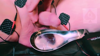 🔥💕👀 Amateur Interracial QoS Sissy gooning out the Sissy Pussy Clitty - Precum Milking 🔥💕👀