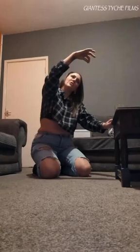 Goddess Tyche catches some humunchies