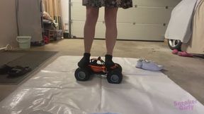 Sneaker-Girl Vivien - Big Monstertruck - Toycar Crush