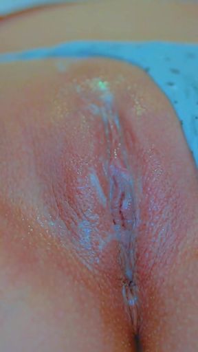 Must-see moment from &quot;A Real Homemade Amateur Pink Pussy&quot;