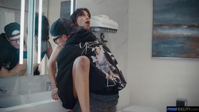 Alt Baddie Ravyn Alexa Gets Creampied