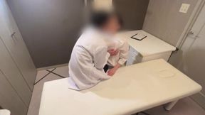 [cuckold]“Husband, I’m sorry…!”Nurse's wife is trained to dirty talk by doctor in hospital