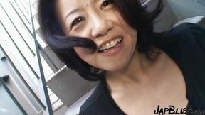 Japanese MILF Having Unprotected Sex!