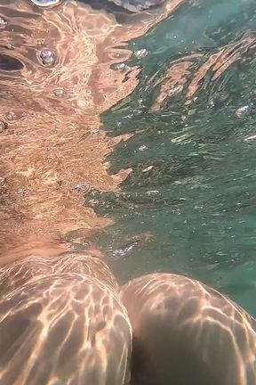 Risky Fucked Swim Girl Underwater Public Anal and Pussy Fuck on the Beach Jessijek