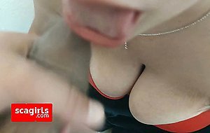 Slut gives a blowjob before going to sea !!!