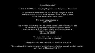 Genç kız Antony Carter'ın solo kız filmi, anüsünden ilişkiye giriyor.