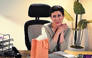 Lady boss demands new assistant to fuck with her hubby