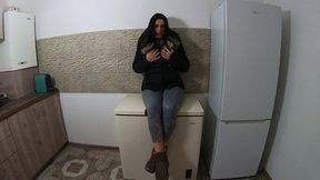 milfycalla- face fuck,deep-throat and sex while wearing a dirty down-jacket and uggs 220