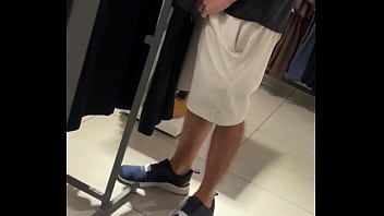 DANDO PRA UM BOY PUTO NO PROVADOR DA LOJA NO SHOPPING. QUASE NOS PEGARAM. - FREE